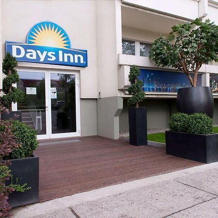 Days Inn Leipzig City Centre Екстериор снимка