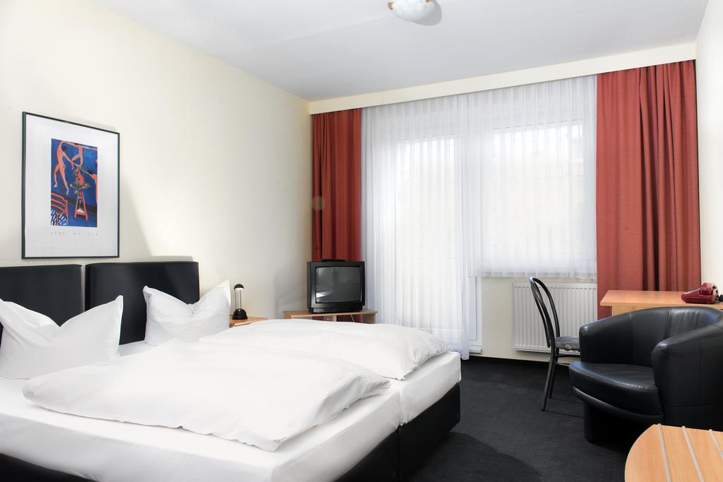 Days Inn Leipzig City Centre Стая снимка